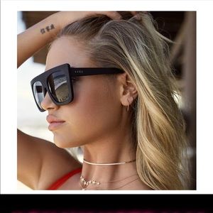 QUAY Cafe` Racer sunnies. Never worn!